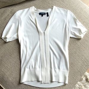 Theory: White Knit top *never worn*